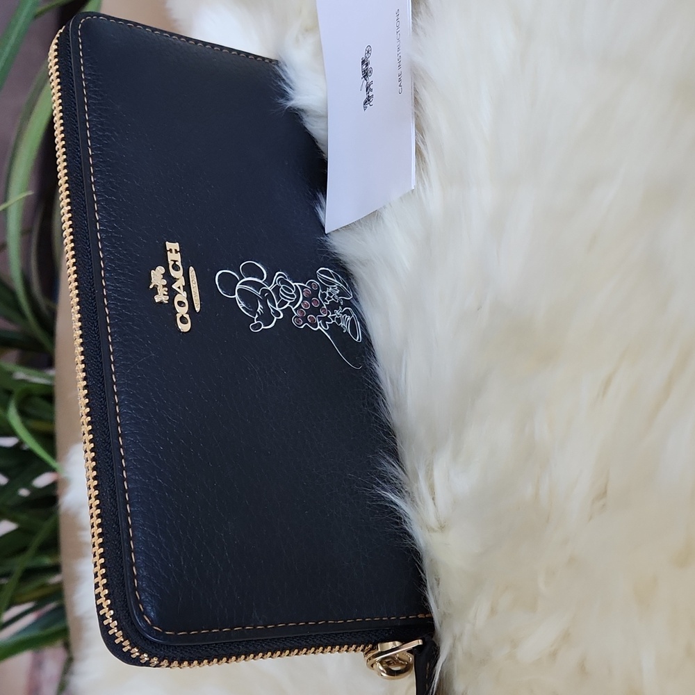 NWOT Disney X Coach Black Leather Minnie Mouse 3/4 Zip Wallet ❤️🐭🖤 - Picture 14 of 14
